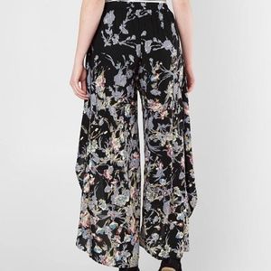 Angie Floral Flyaway Pant